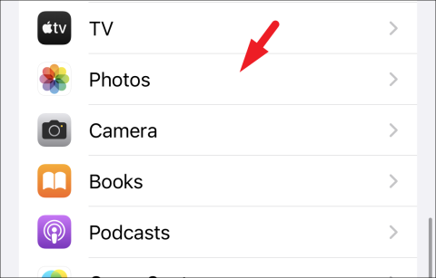 iOS 16を搭載したiPhoneでFace ID認証を有効にして隠し写真を表示する方法